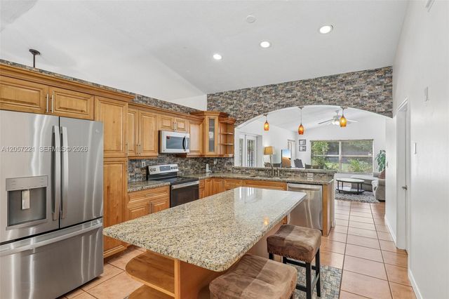13100 NW 11th Dr, Sunrise, FL 33323