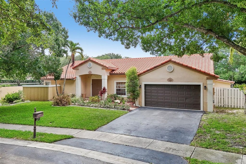 13100 NW 11th Dr, Sunrise, FL 33323