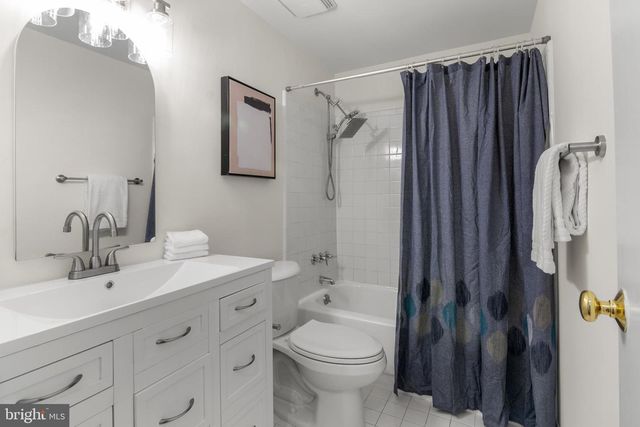 6050 CALIFORNIA CIR #408, North Bethesda, MD 20852