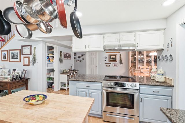 916 Ferry Road, Grants Pass, OR 97526