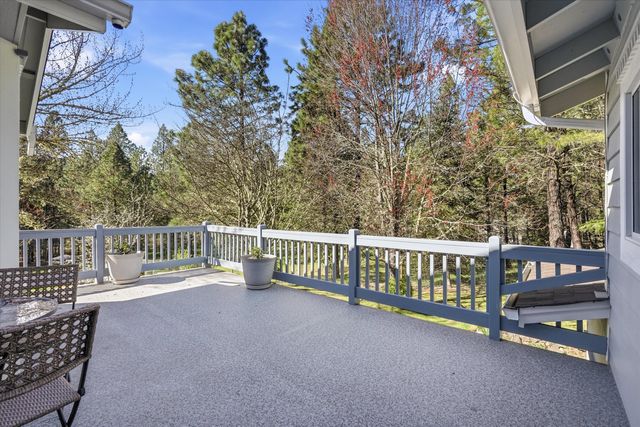 916 Ferry Road, Grants Pass, OR 97526