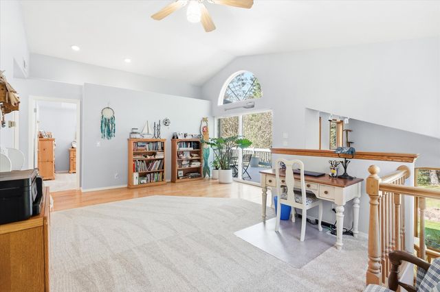 916 Ferry Road, Grants Pass, OR 97526