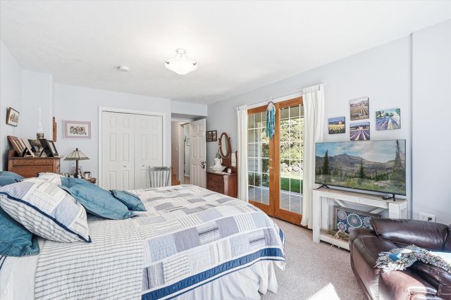 916 Ferry Road, Grants Pass, OR 97526