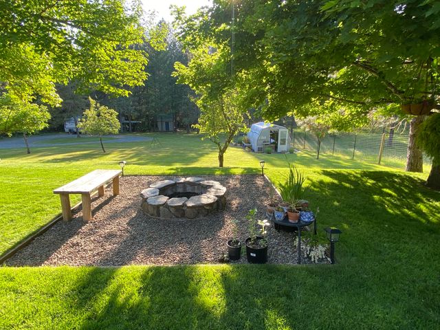 916 Ferry Road, Grants Pass, OR 97526