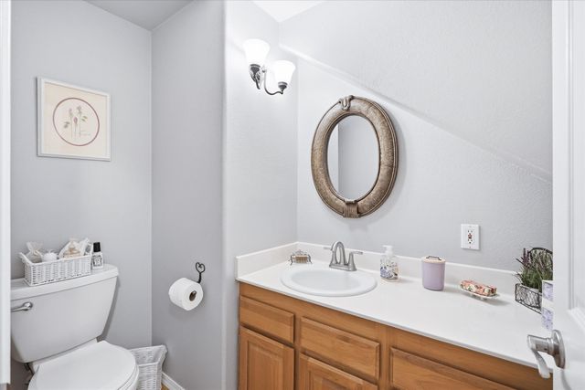 916 Ferry Road, Grants Pass, OR 97526