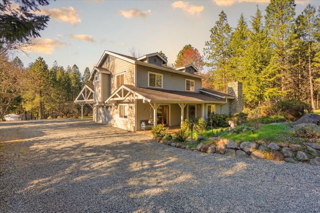 916 Ferry Road, Grants Pass, OR 97526