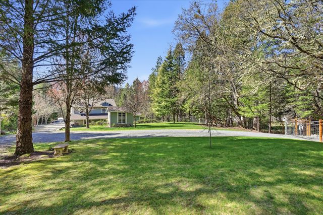 916 Ferry Road, Grants Pass, OR 97526