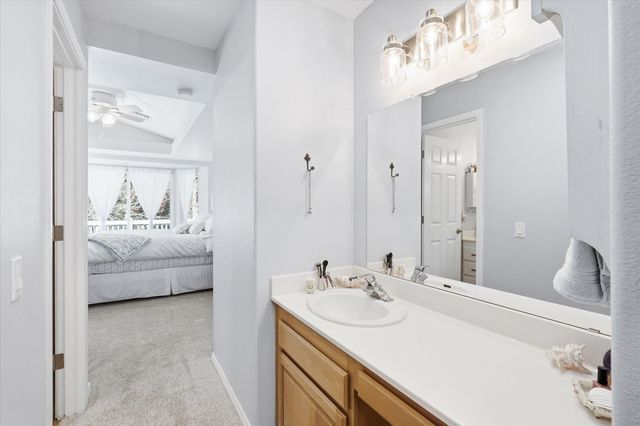 916 Ferry Road, Grants Pass, OR 97526