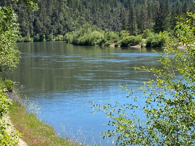 916 Ferry Road, Grants Pass, OR 97526