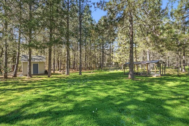 916 Ferry Road, Grants Pass, OR 97526