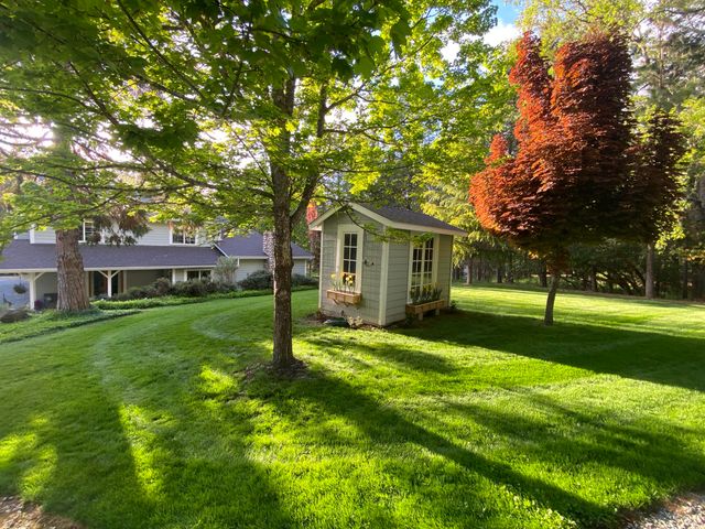 916 Ferry Road, Grants Pass, OR 97526