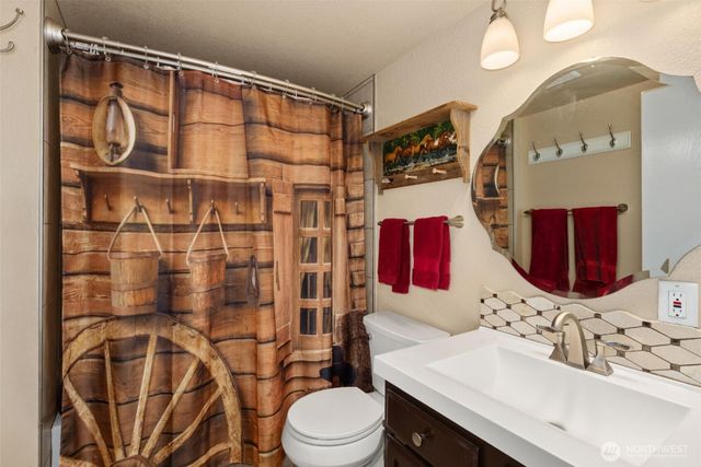 888 King Road, Winlock, WA 98596