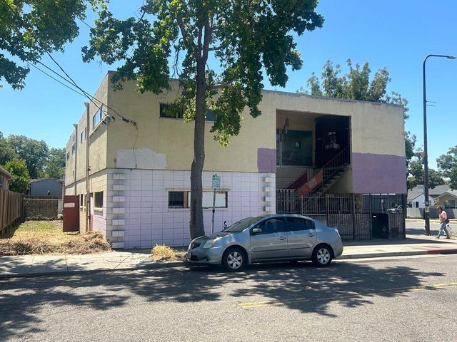 3101 Sacramento St, Berkeley, CA 94702