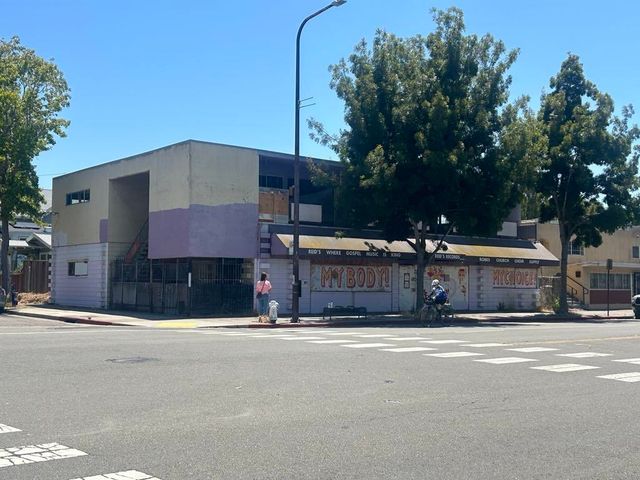 3101 Sacramento St, Berkeley, CA 94702