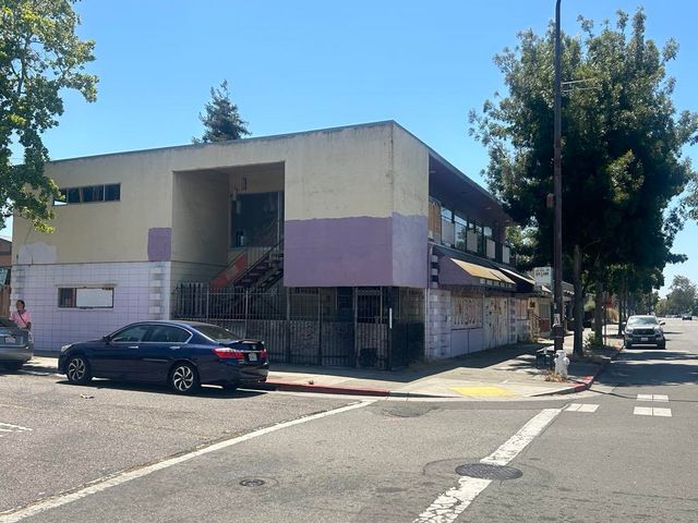 3101 Sacramento St, Berkeley, CA 94702