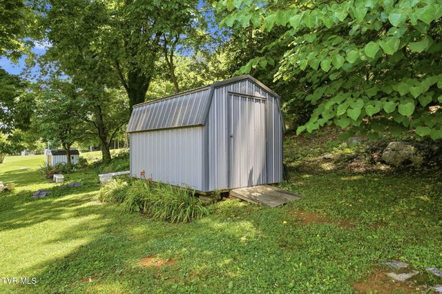 172 Echo Lane, Bluff City, TN 37618