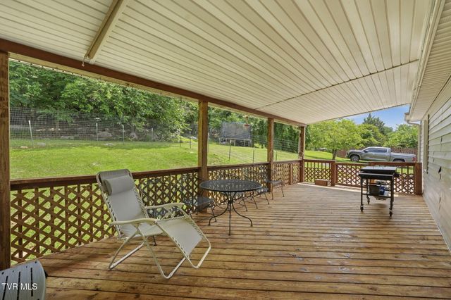 172 Echo Lane, Bluff City, TN 37618