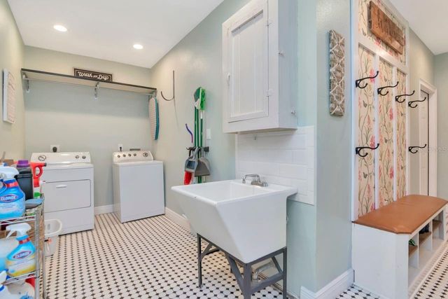 2201 S VILLAGE AVENUE, Tampa, FL 33612