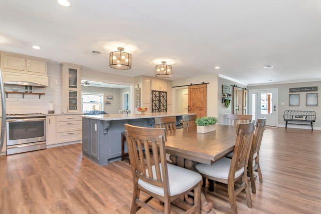 2201 S VILLAGE AVENUE, Tampa, FL 33612