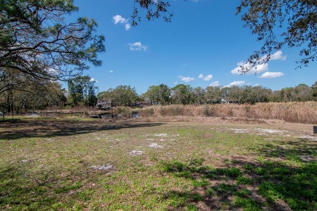 2201 S VILLAGE AVENUE, Tampa, FL 33612