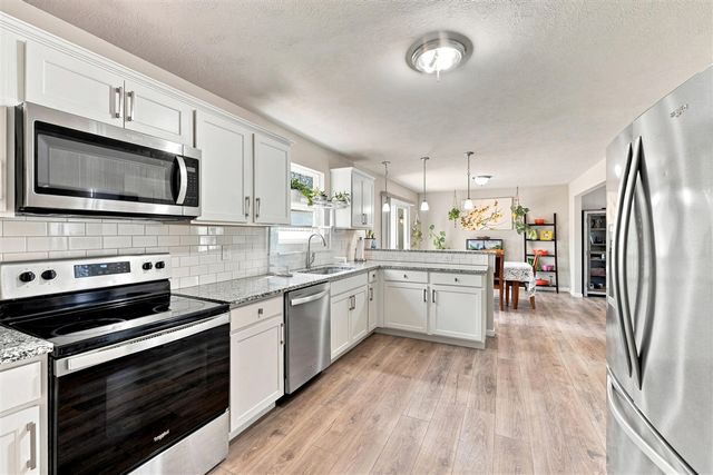 59595 Silvergrass Drive, Mattawan, MI 49071