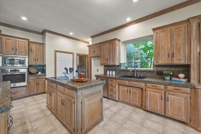 820 Windlake Circle, Heath, TX 75032