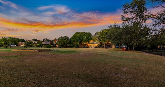 820 Windlake Circle, Heath, TX 75032