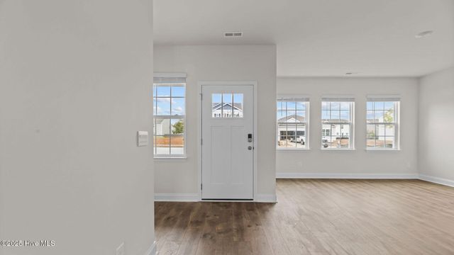 513 Lake Tyler Drive, New Bern, NC 28560