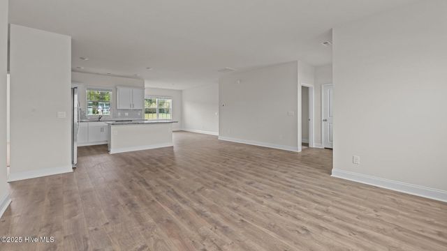 513 Lake Tyler Drive, New Bern, NC 28560