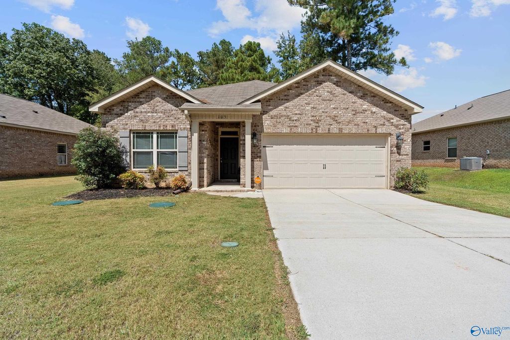 105 Oak Terrace Lane, Harvest, AL 35749