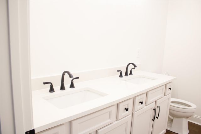 273 OAKGROVE RD, Selmer, TN 38375