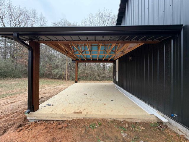 273 OAKGROVE RD, Selmer, TN 38375