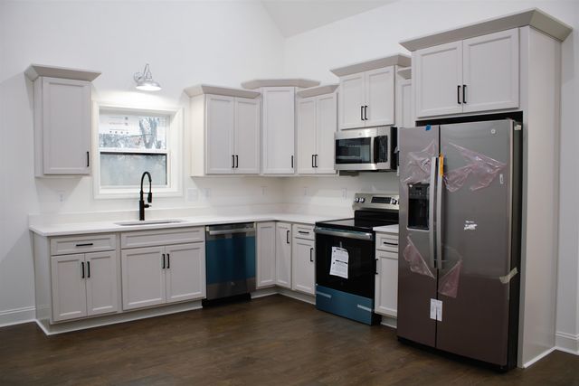 273 OAKGROVE RD, Selmer, TN 38375