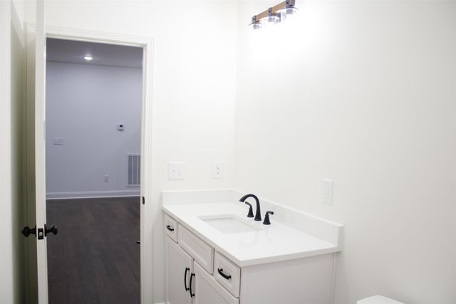 273 OAKGROVE RD, Selmer, TN 38375