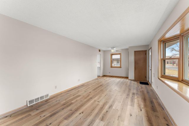 136 Panorama Avenue, Fridley, MN 55421