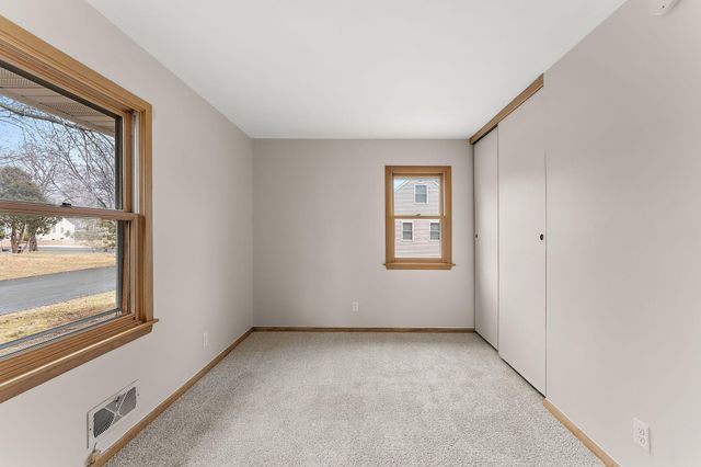 136 Panorama Avenue, Fridley, MN 55421