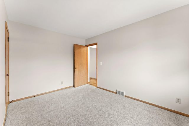 136 Panorama Avenue, Fridley, MN 55421