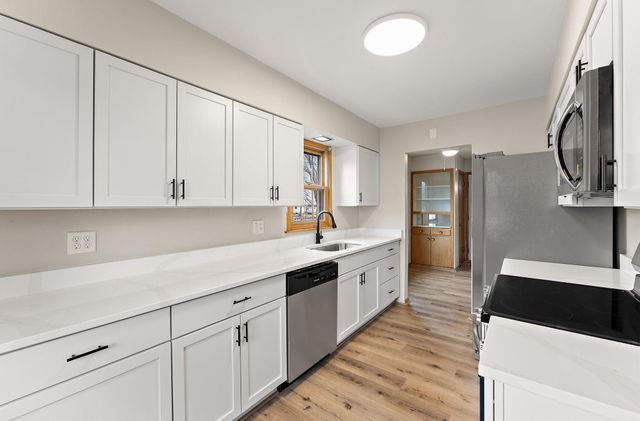 136 Panorama Avenue, Fridley, MN 55421