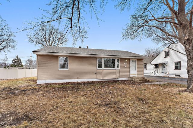 136 Panorama Avenue, Fridley, MN 55421