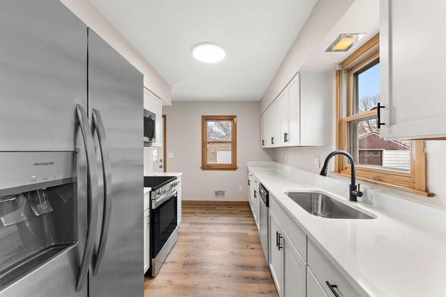 136 Panorama Avenue, Fridley, MN 55421