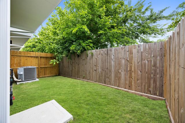 324 Neyland Street, Houston, TX 77022