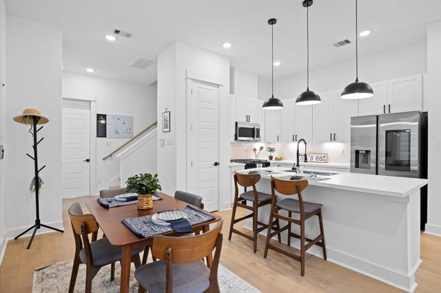 324 Neyland Street, Houston, TX 77022