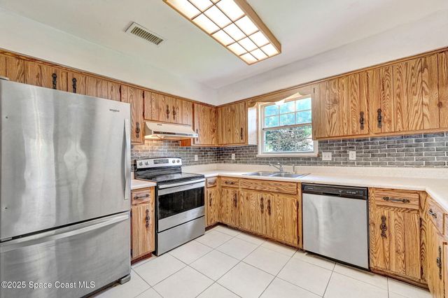 1081 Sunswept Road NE, Palm Bay, FL 32905