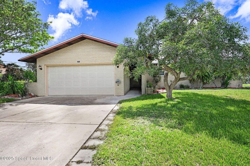 1081 Sunswept Road NE, Palm Bay, FL 32905