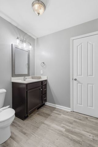 916 Excalibur Dr, Clarksville, TN 37040
