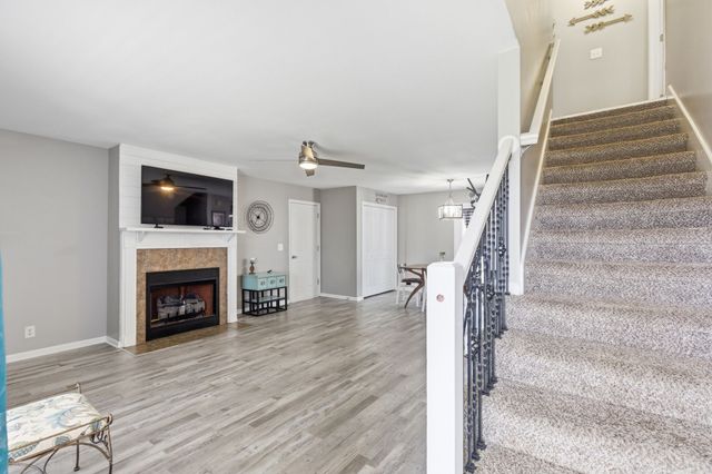916 Excalibur Dr, Clarksville, TN 37040