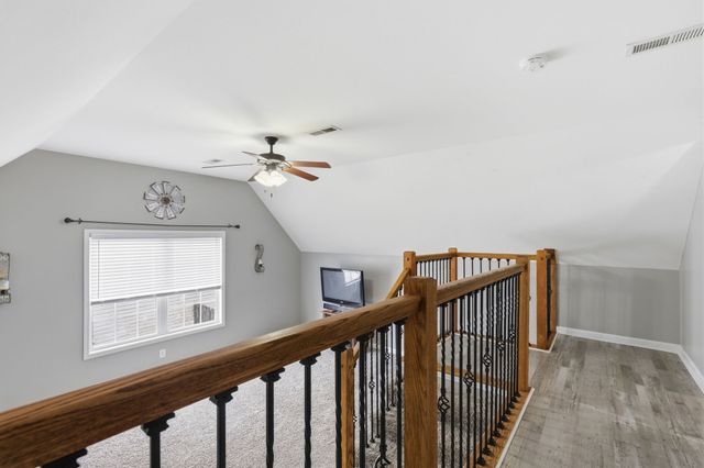 916 Excalibur Dr, Clarksville, TN 37040