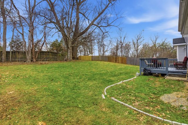 916 Excalibur Dr, Clarksville, TN 37040