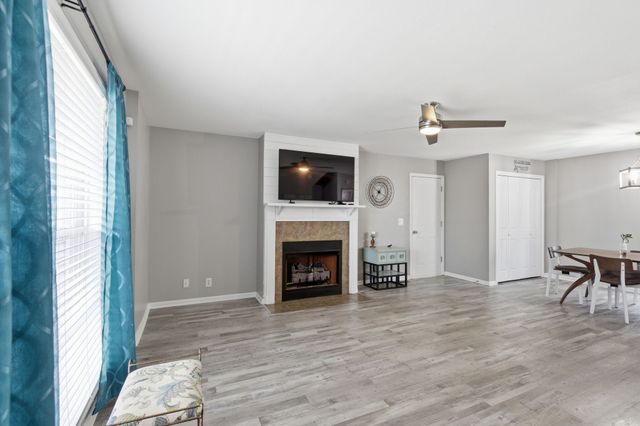 916 Excalibur Dr, Clarksville, TN 37040