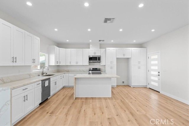 15951 Simonds Street, Granada Hills (los Angeles), CA 91344